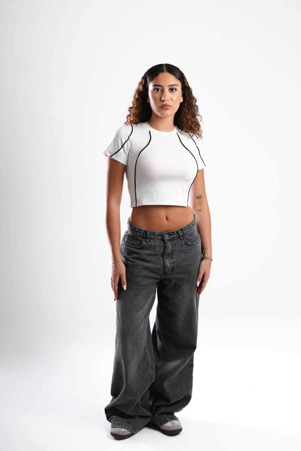 SCULPTED STITCH WHITE CROP TOP