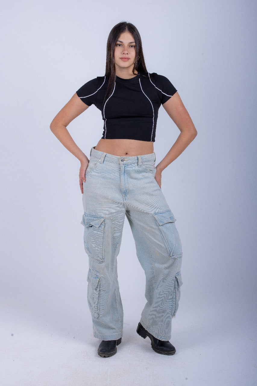 SCULPTED STITCH BLACK CROP TOP XC INFINITY